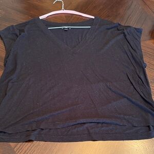 Express short v neck. Baggy style.